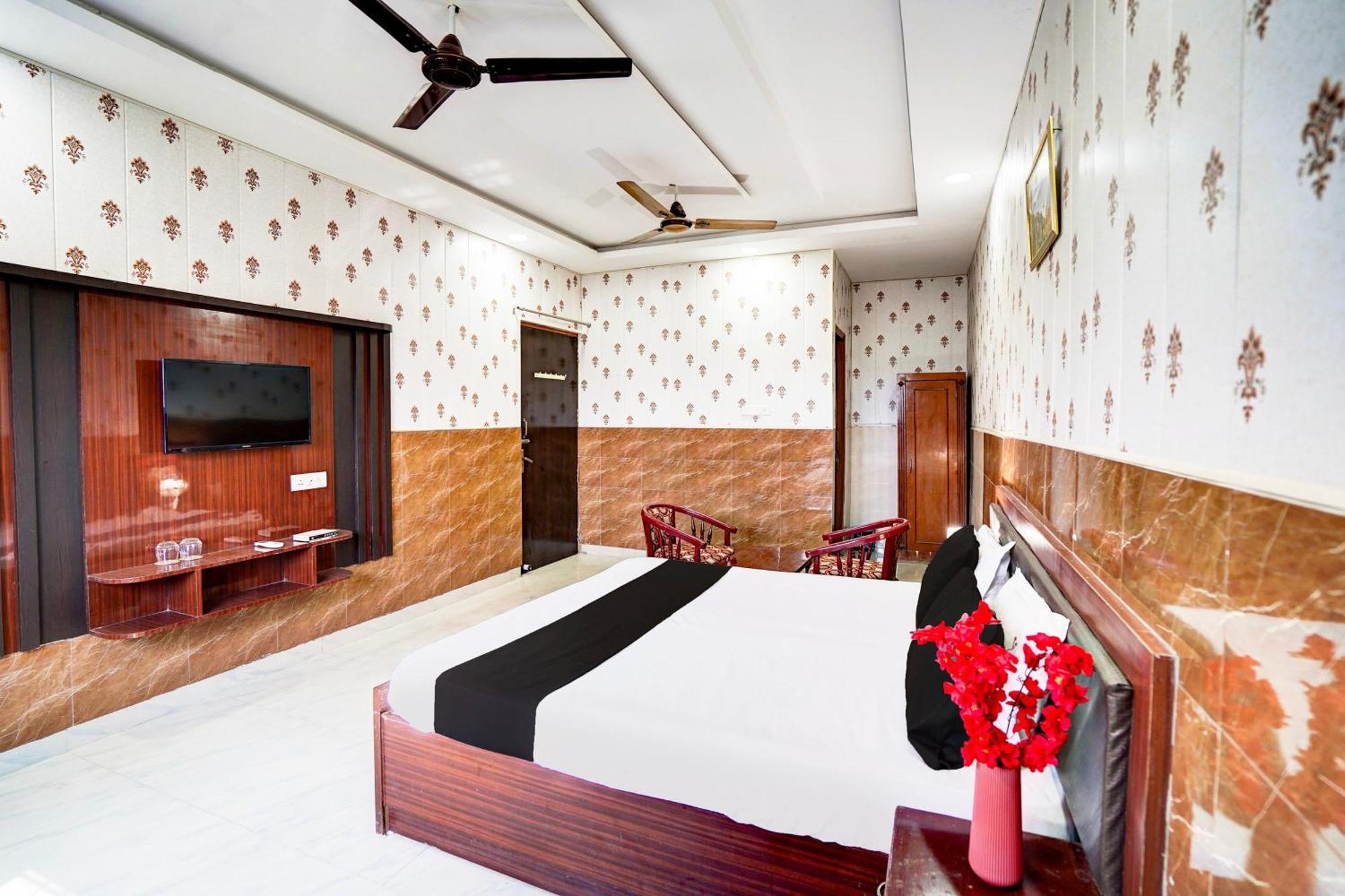 Hotel O Nova Resorts & Luxury Farm Raebareli Dış mekan fotoğraf
